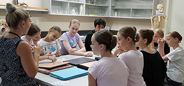 Year 8 class in Science  lab